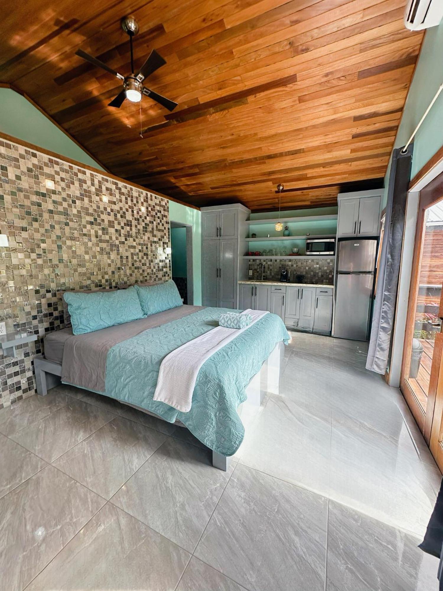Mangata Villas Adults Only San Pedro  Exteriör bild